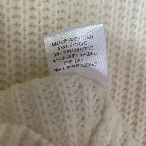 OLIVE + OAK, KIM & CAMI Sweater Bundle - Picture 11 of 11